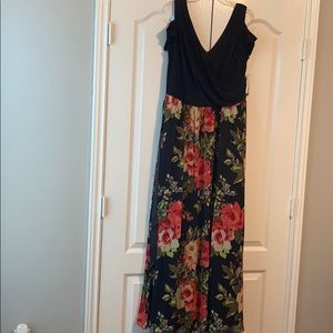 SLNY Black Floral Maxi Dress